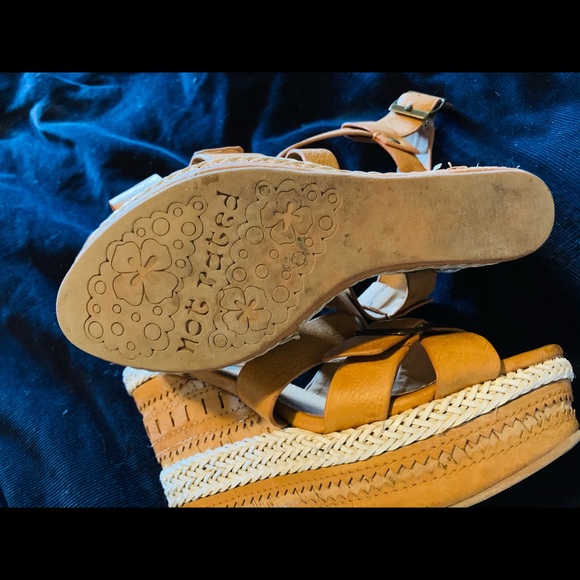 COPY - Tan platforms wedge sandals - Picture 4 of 4